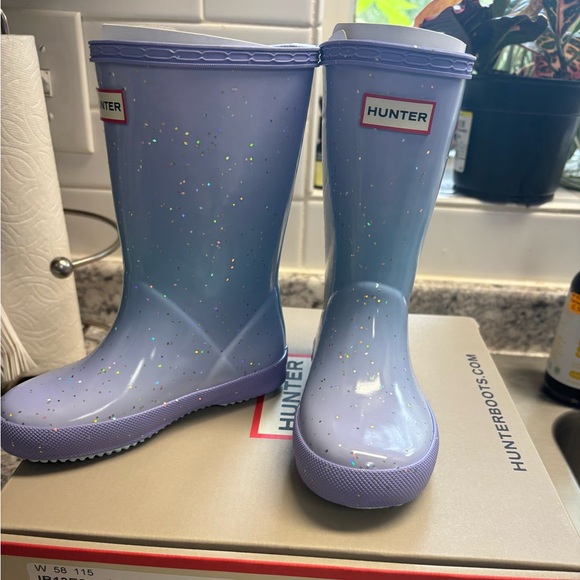 NIB Hunter Kids' Original First Classic Glitter Rain Boot Purple - Picture 1 of 1